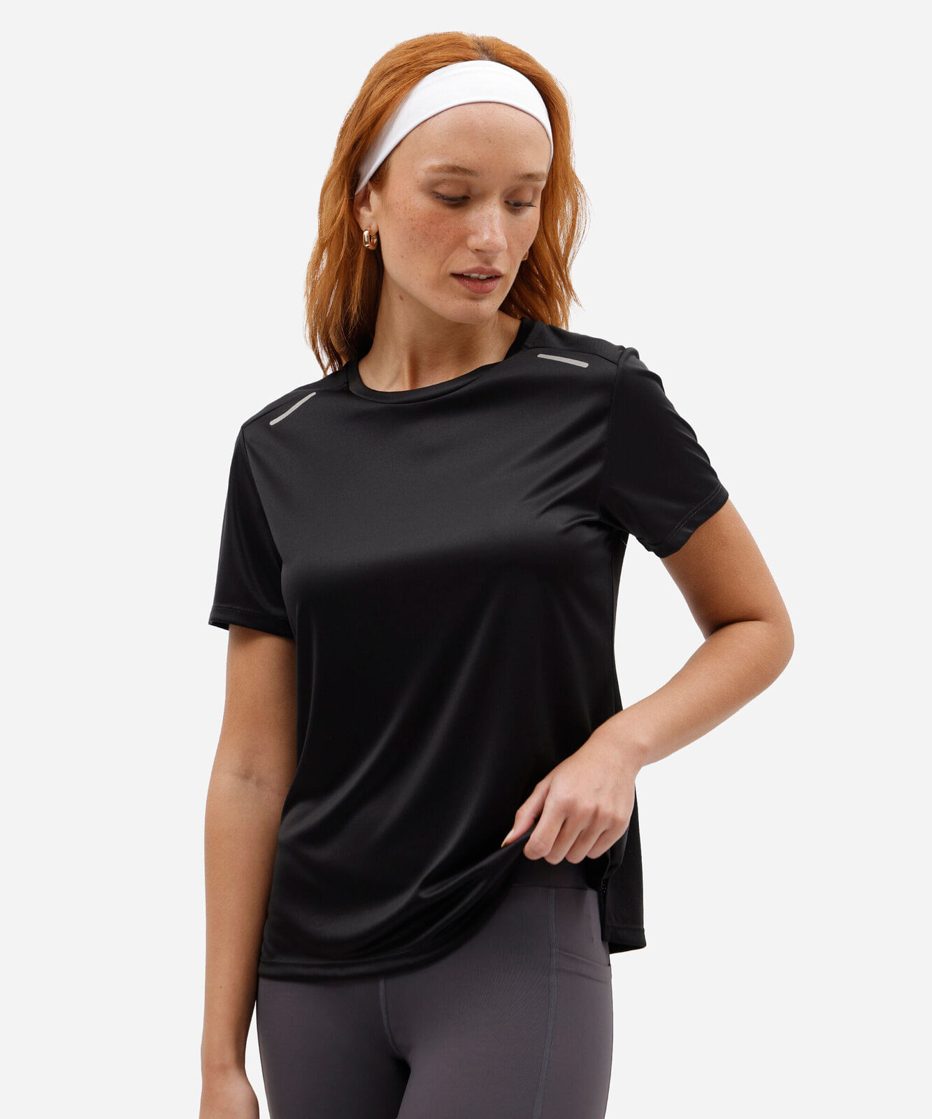 camiseta esportiva feminina manga curta com refletivo preta