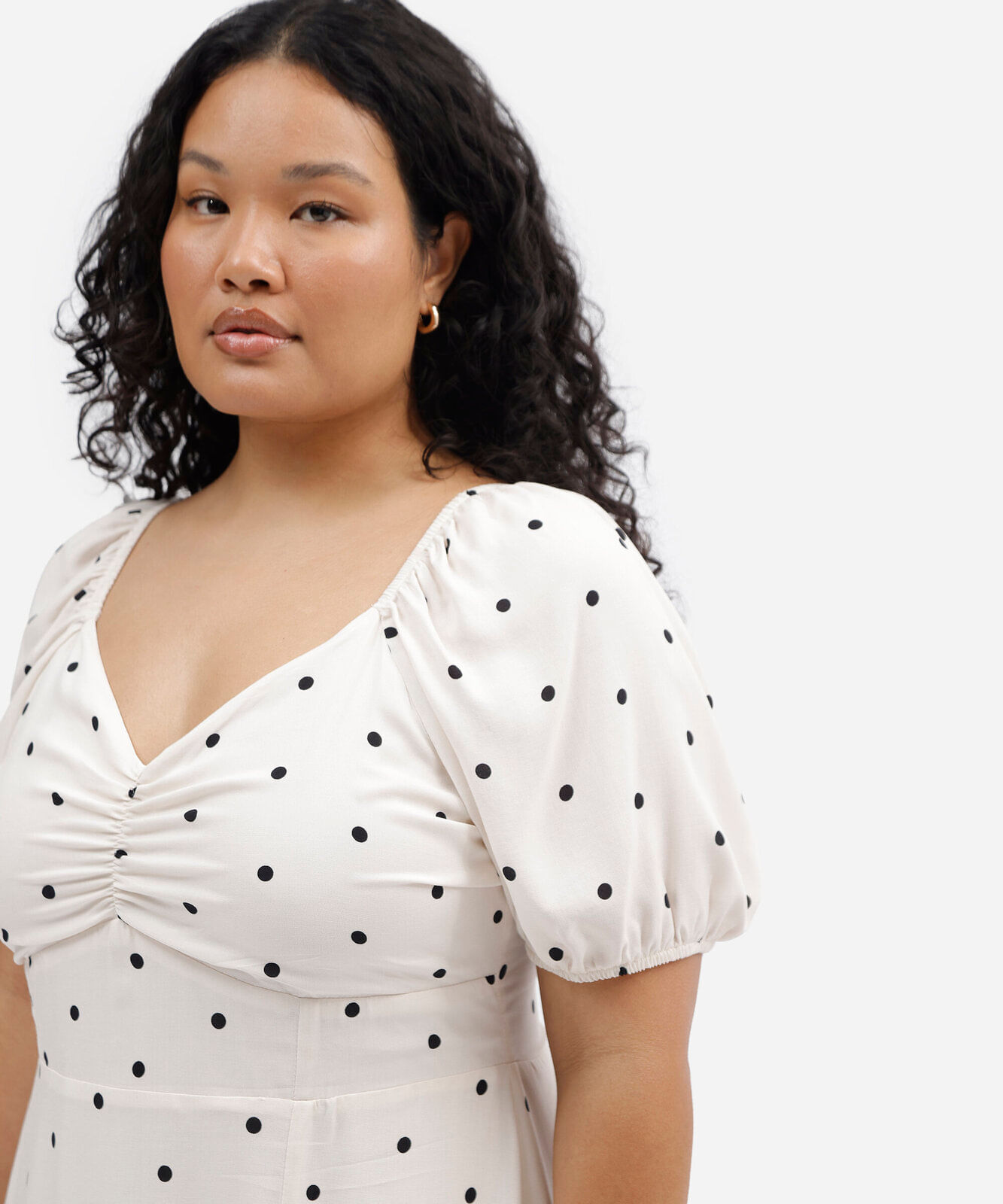 vestido midi feminino de viscose manga bufante poá plus size off white