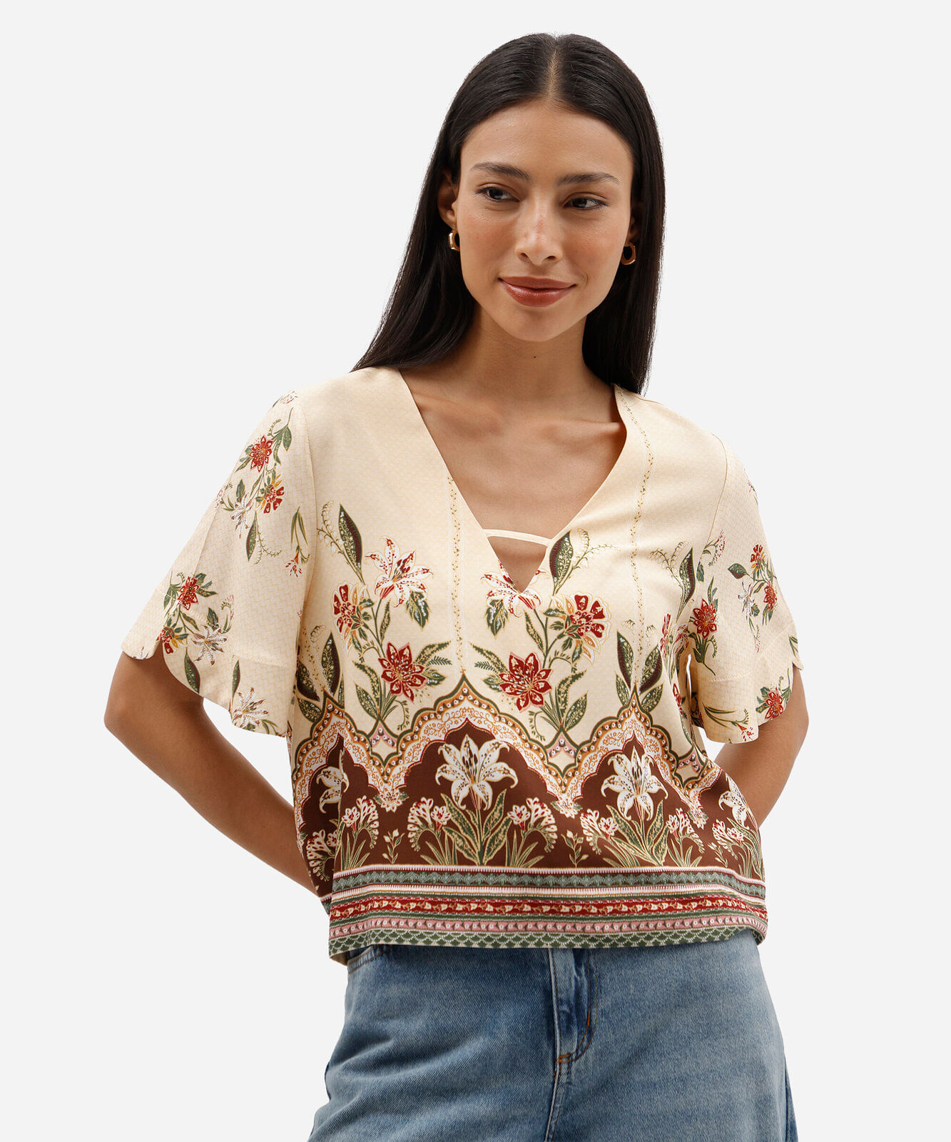 blusa feminina de viscose decote manga curta floral bege