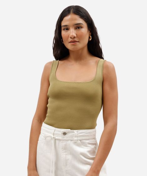 regata feminina de tricot decote quadrado verde