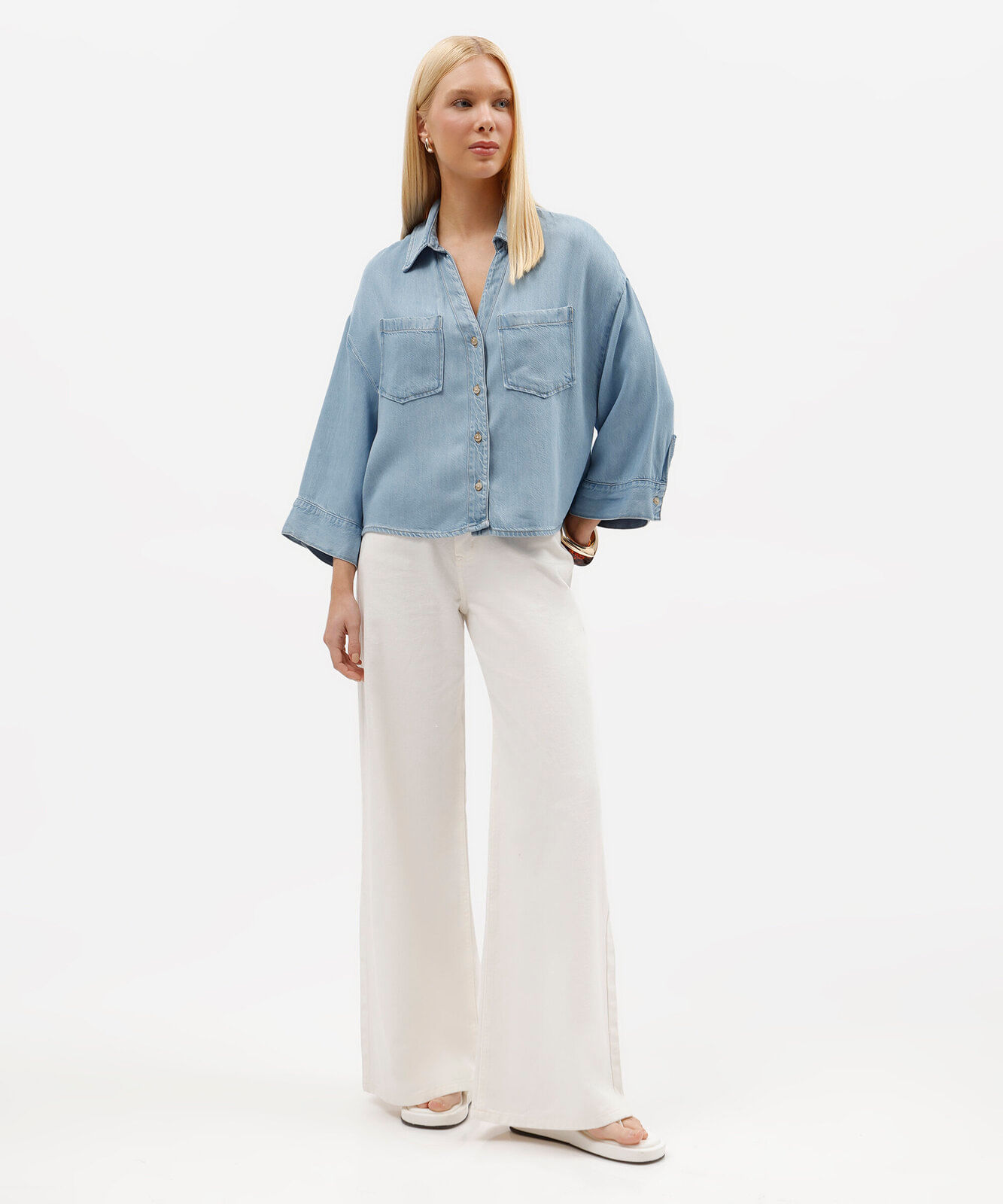 camisa feminina jeans manga ampla com bolsos azul