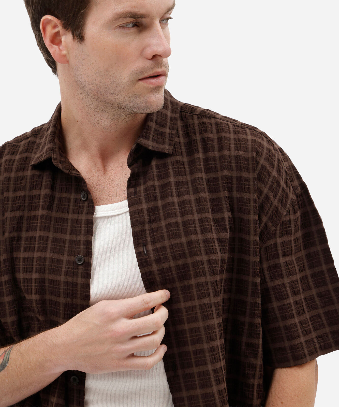 camisa box fit masculina de algodão manga curta xadrez marrom