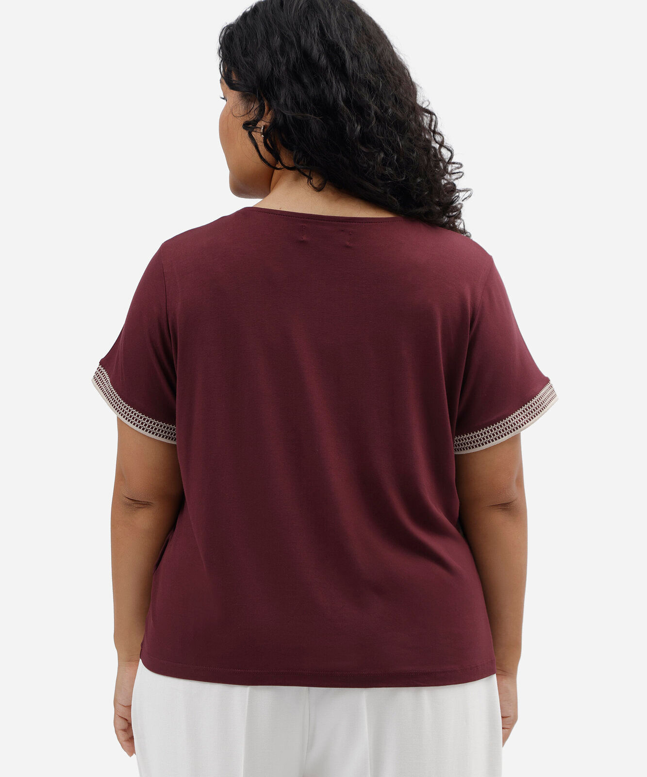 blusa de viscose manga curta quadriculada plus size vinho