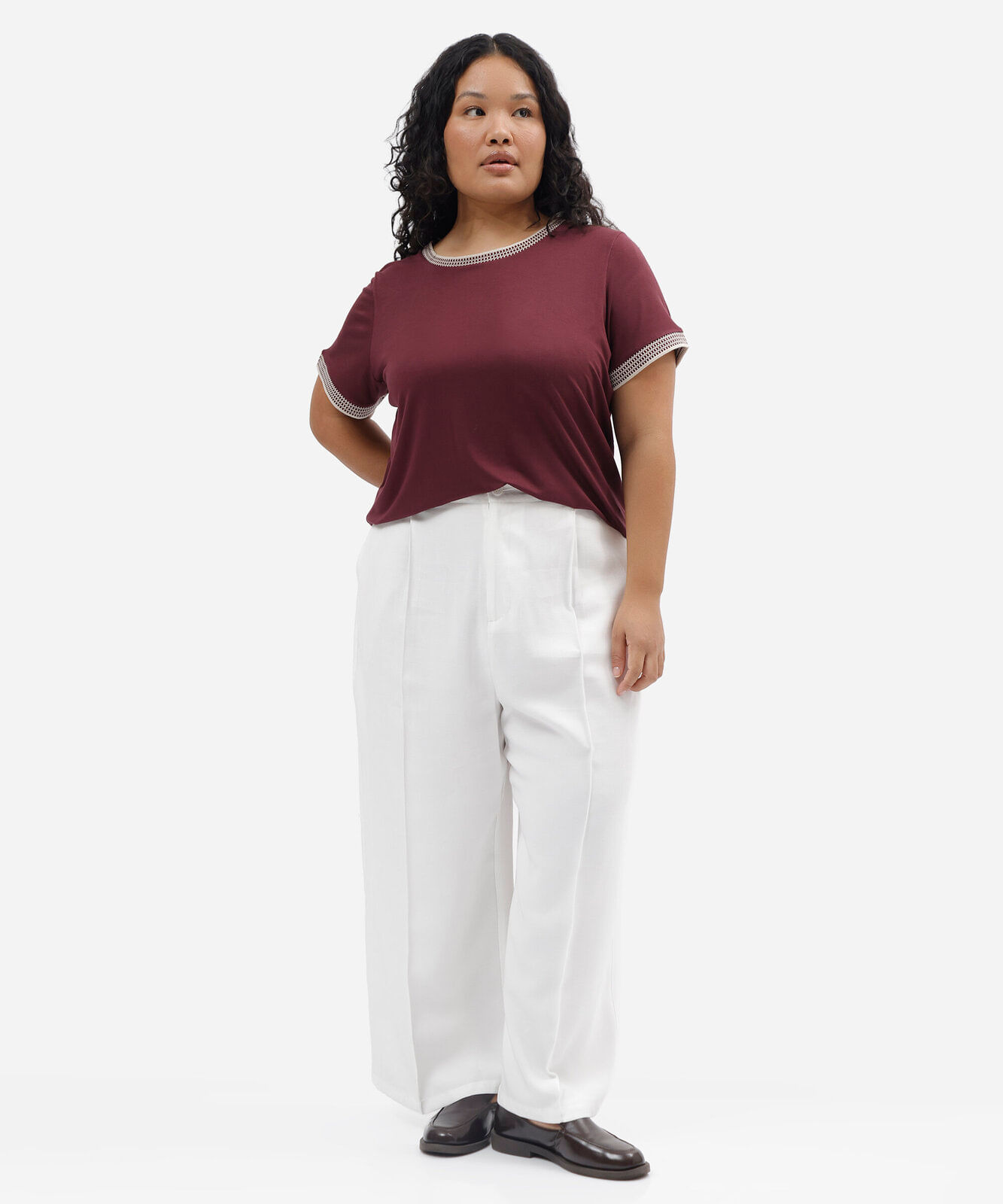 blusa de viscose manga curta quadriculada plus size vinho