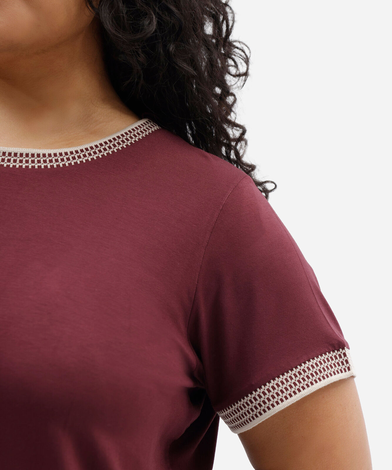 blusa de viscose manga curta quadriculada plus size vinho