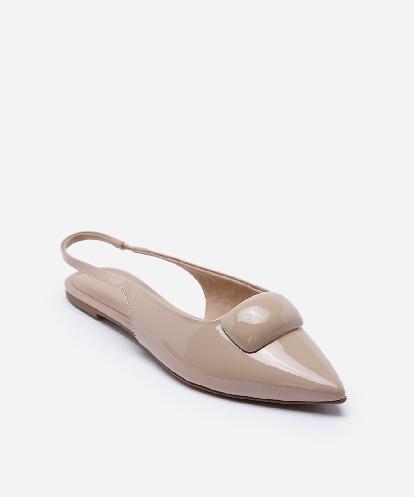 sapatilha slingback feminina de bico fino com aplicação frontal bege