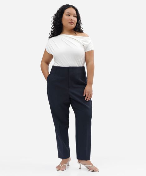 calça reta de alfaiataria feminina com pences plus size azul