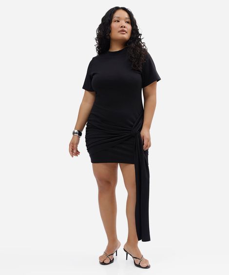 vestido curto feminino com ombreira franzido mindset plus size preto