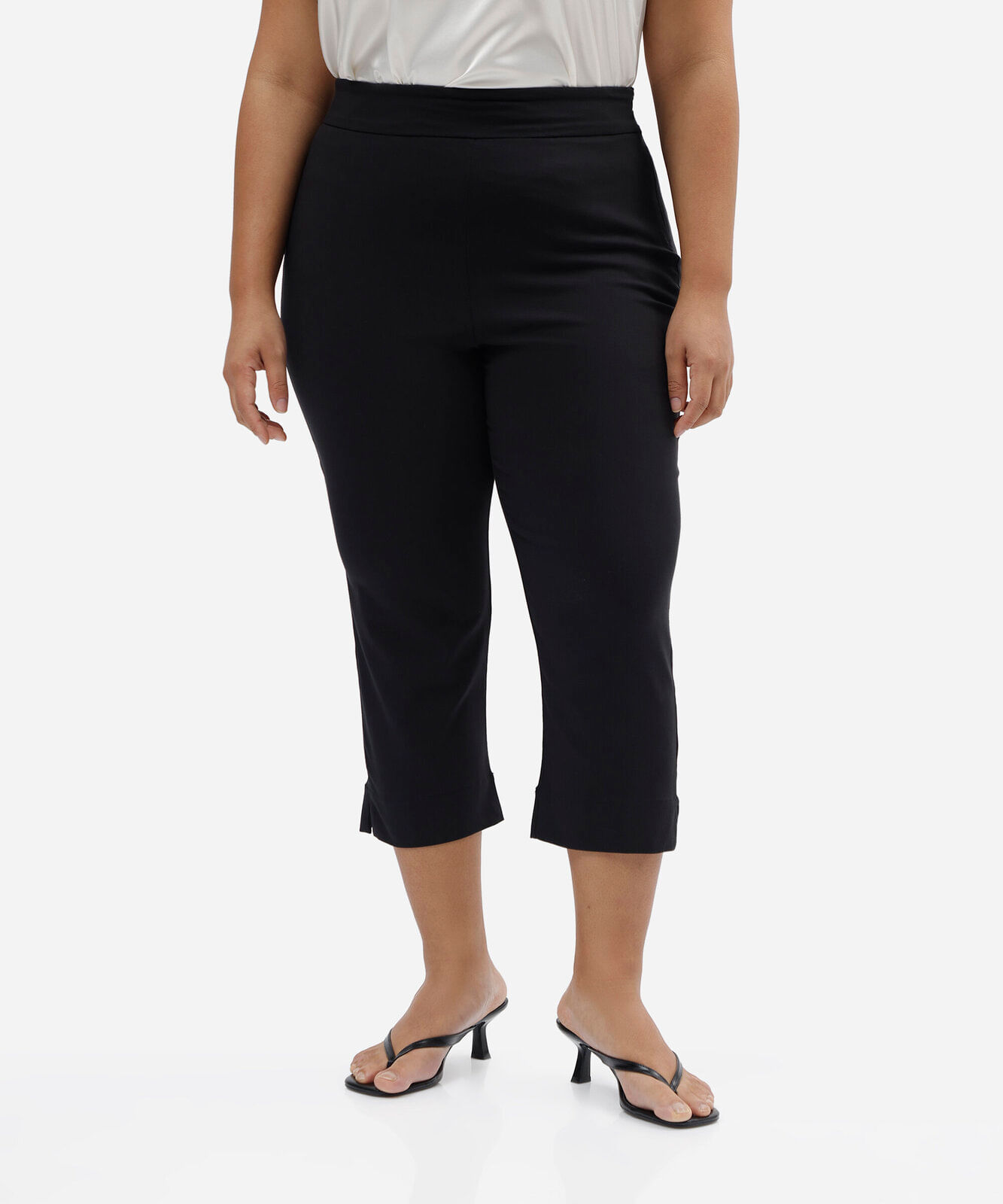 calça capri feminina com viscose plus size preta
