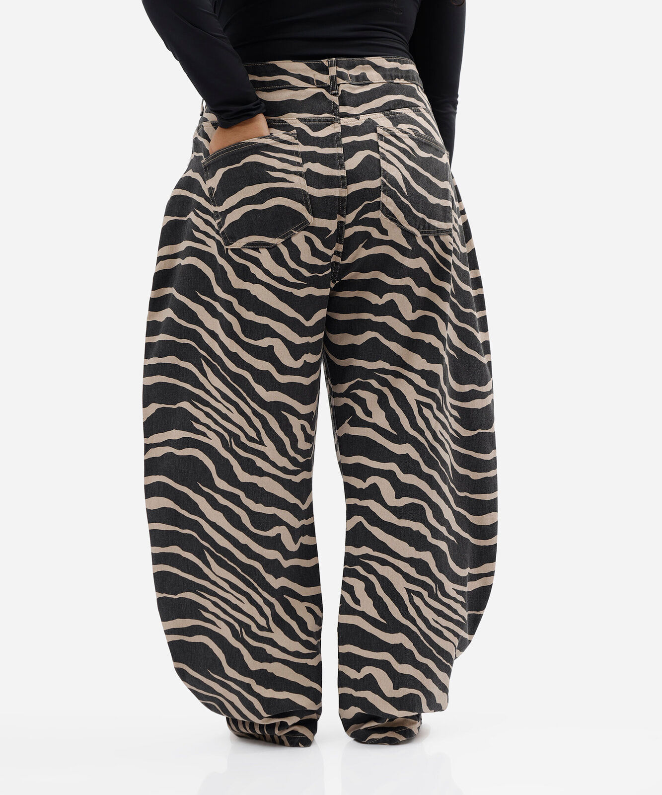 calça barrel feminina de sarja animal print mindset plus size colorida