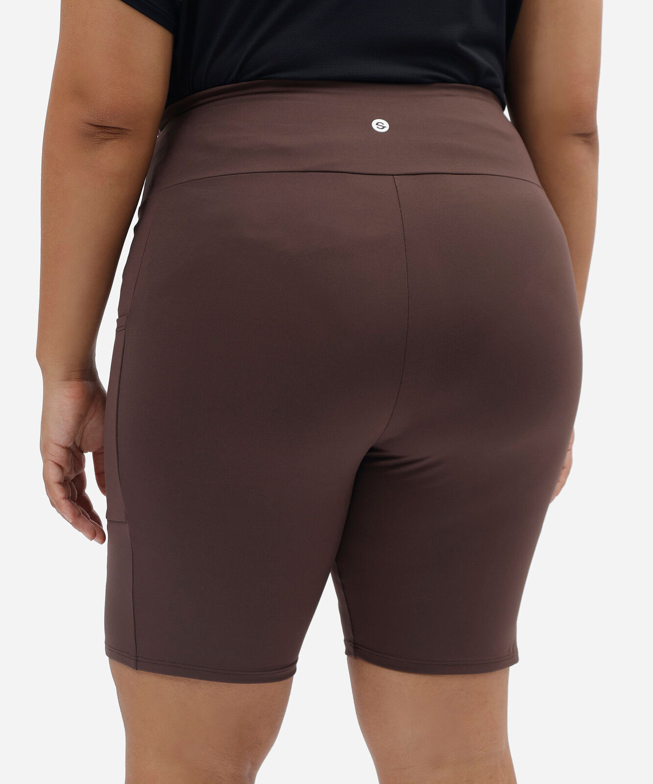 bermuda esportiva feminina plus size com bolsos em poliamida marrom
