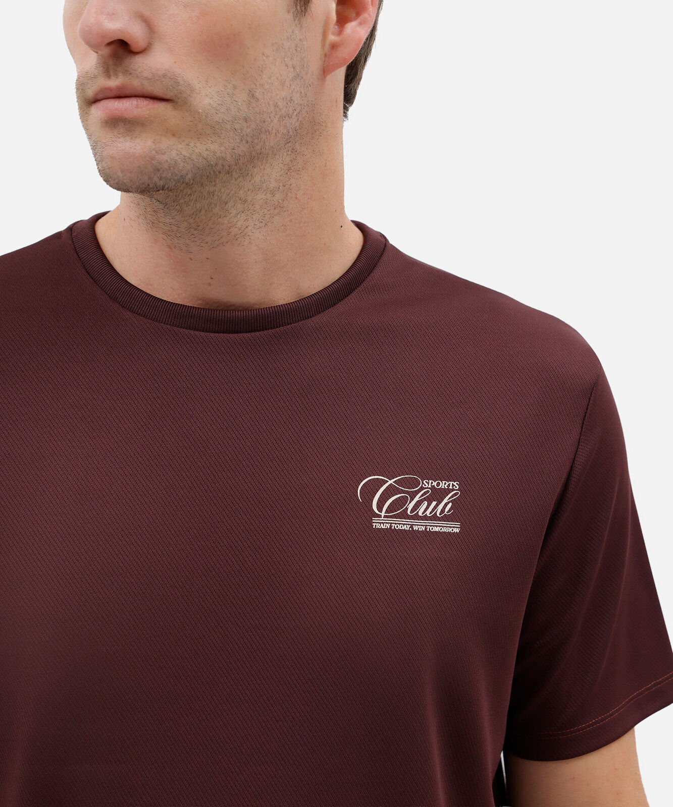 camiseta esportiva masculina manga curta estampada vinho