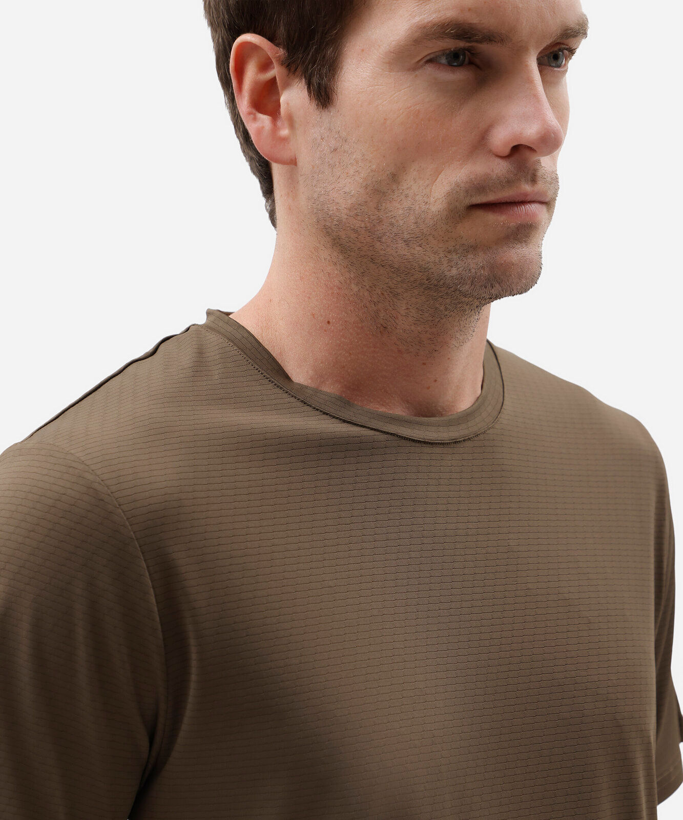 camiseta esportiva masculina manga curta texturizada marrom