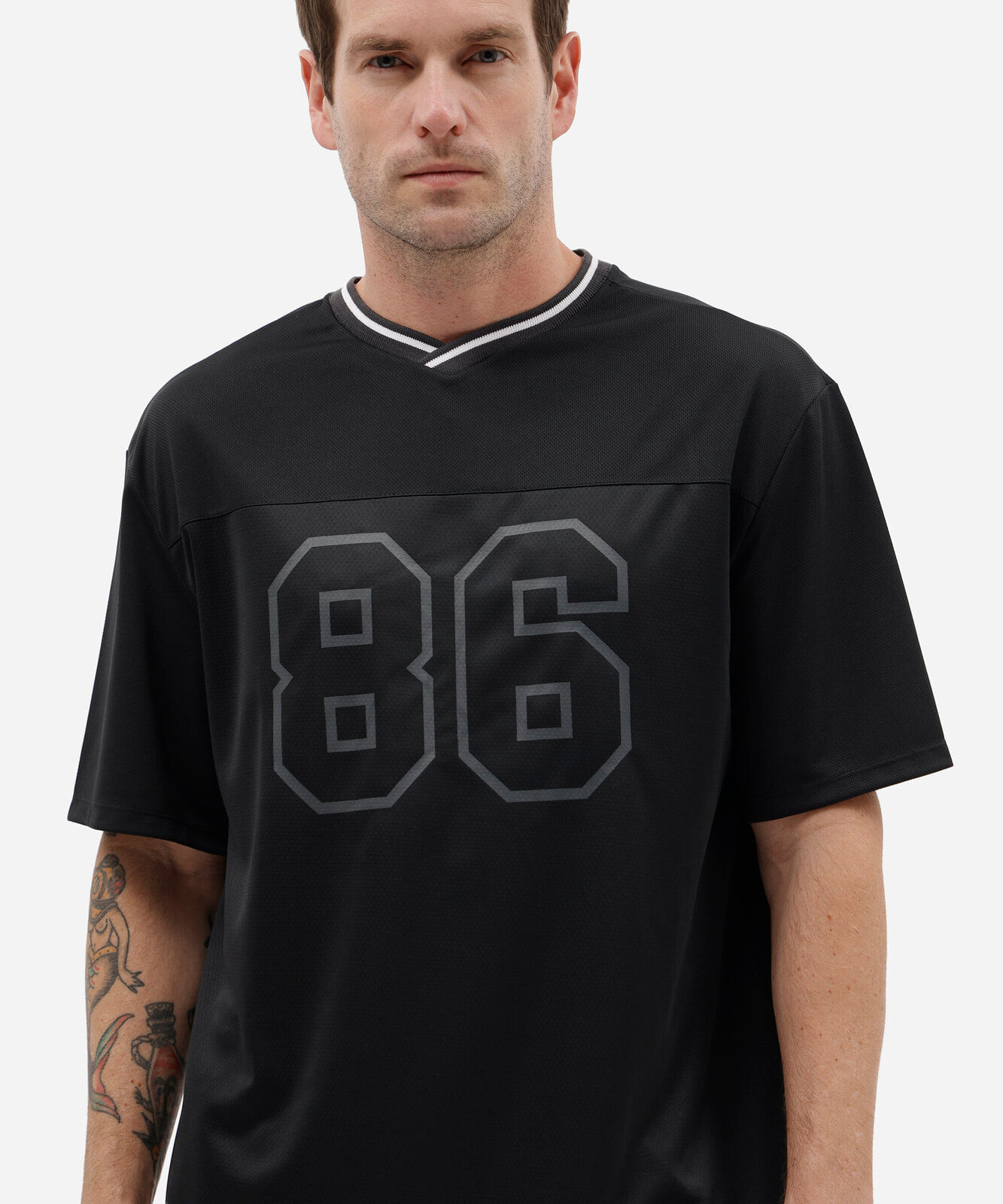 camiseta oversized masculina esportiva estampada preta