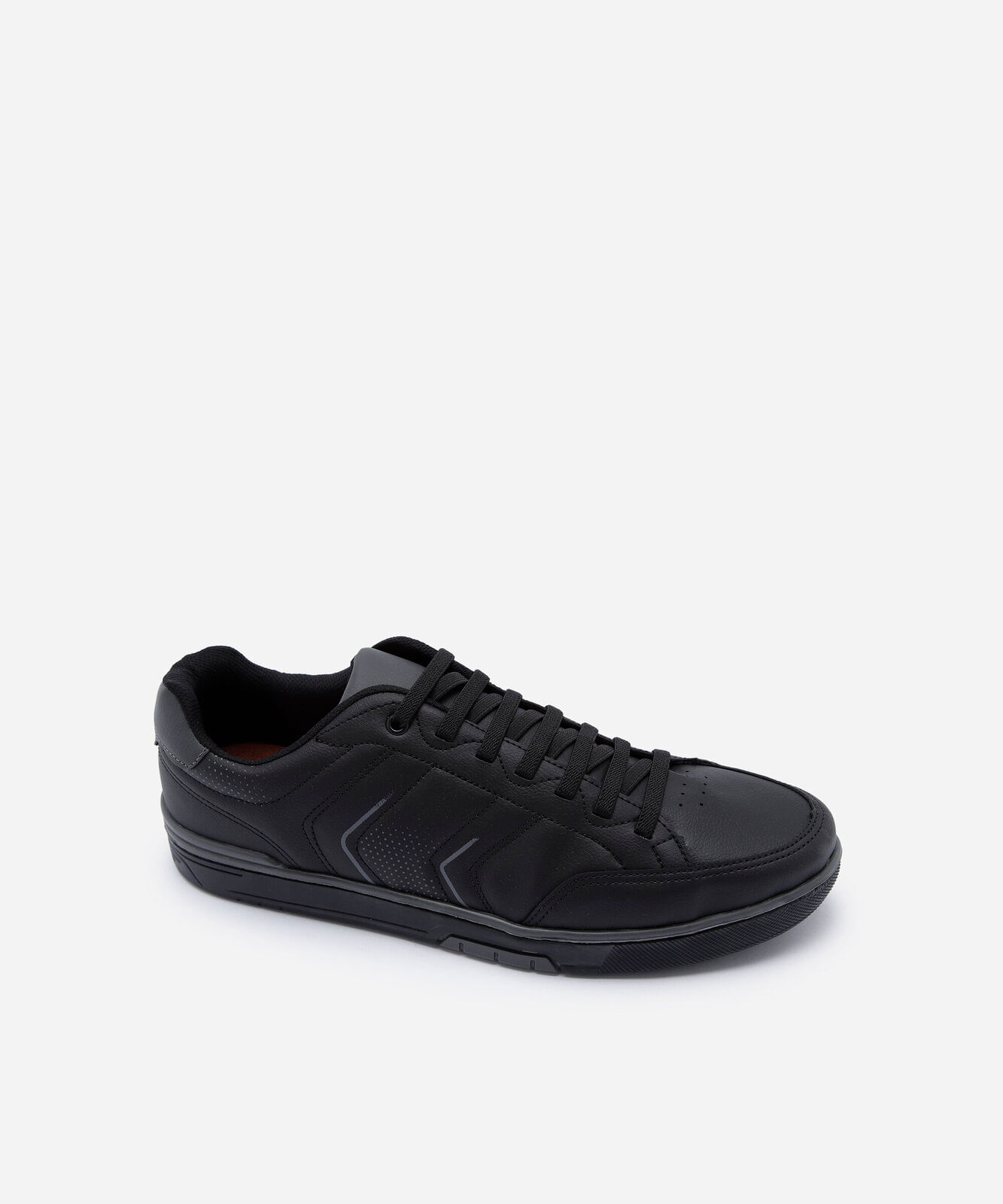 sapatênis masculino com recortes preto