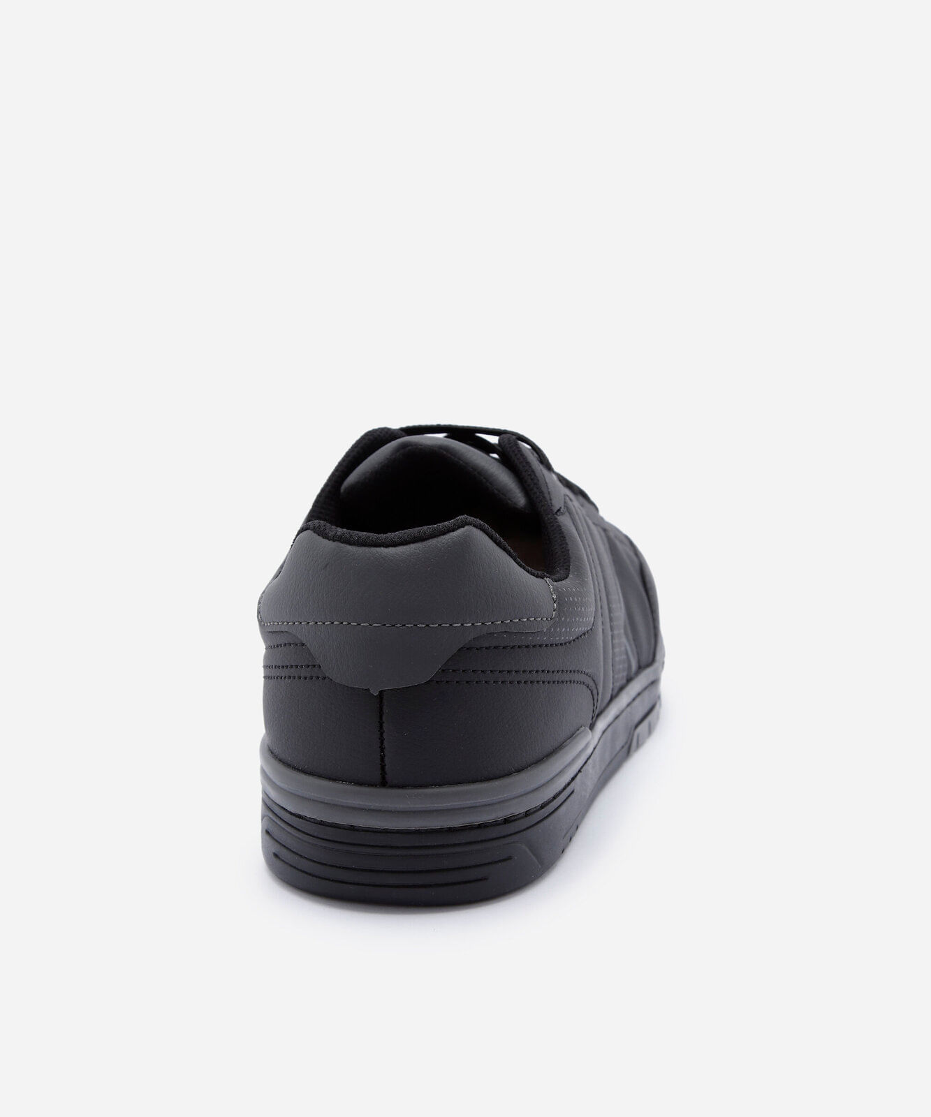 sapatênis masculino com recortes preto