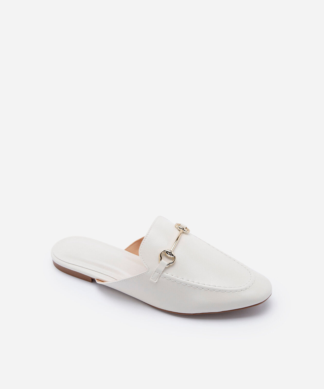 mule feminino flat com detalhe metálico  off white