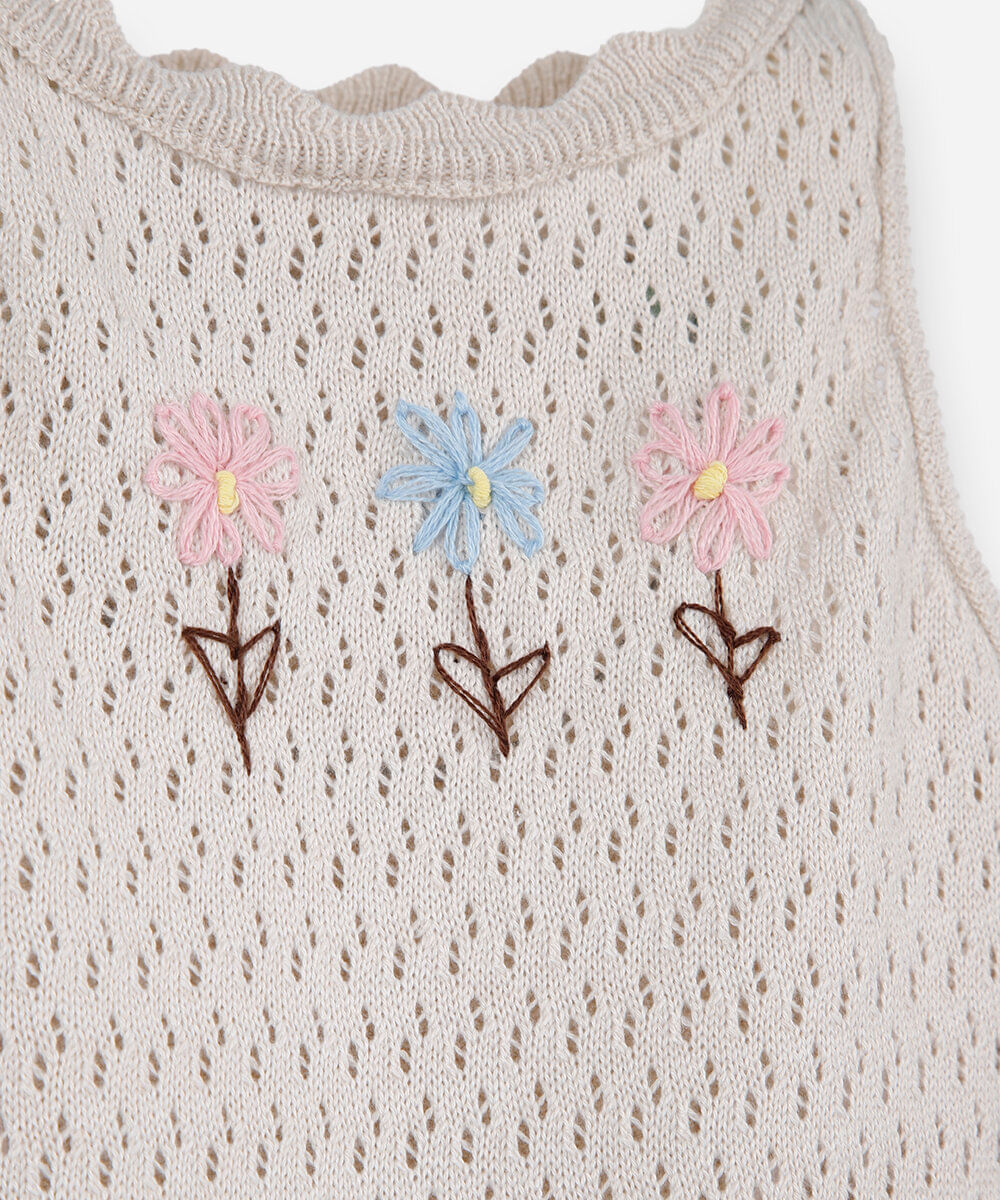 regata infantil de tricot com bordado floral bege