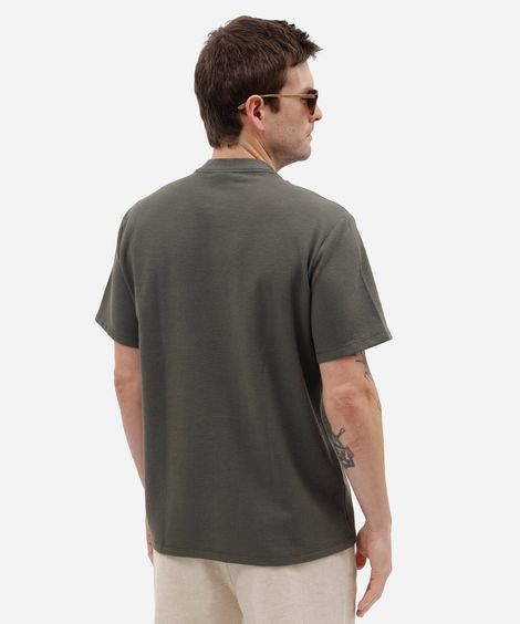 camiseta masculina com algodão manga gola henley texturizada verde
