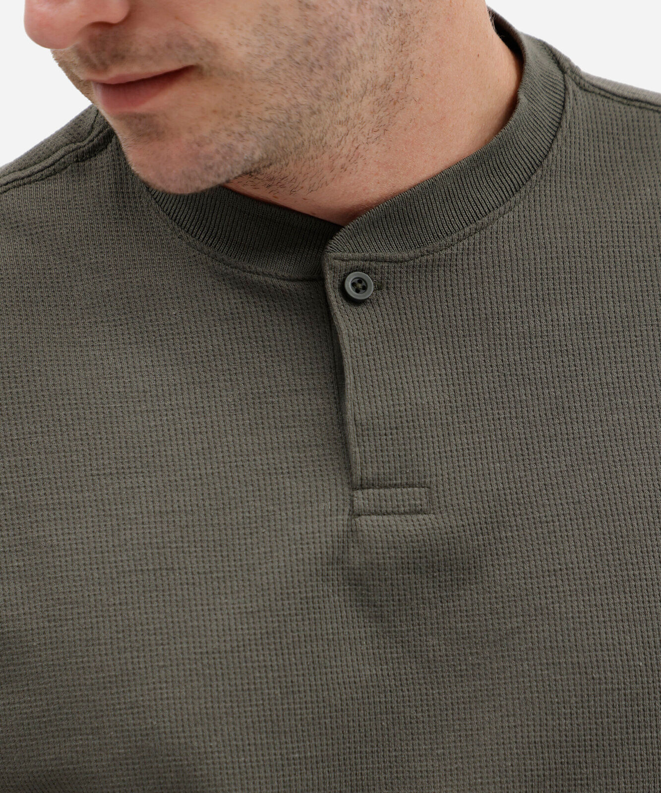 camiseta masculina com algodão manga gola henley texturizada verde