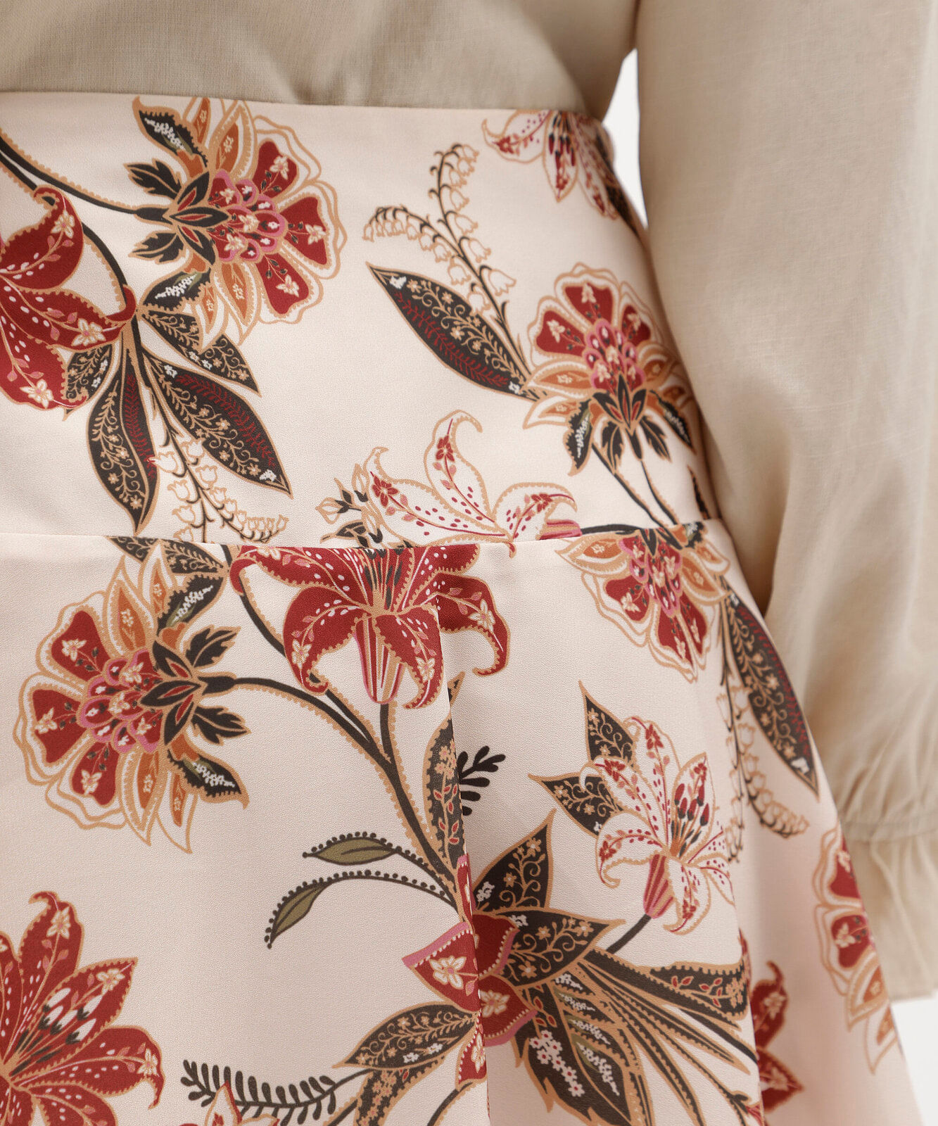 saia curta feminina  floral bege