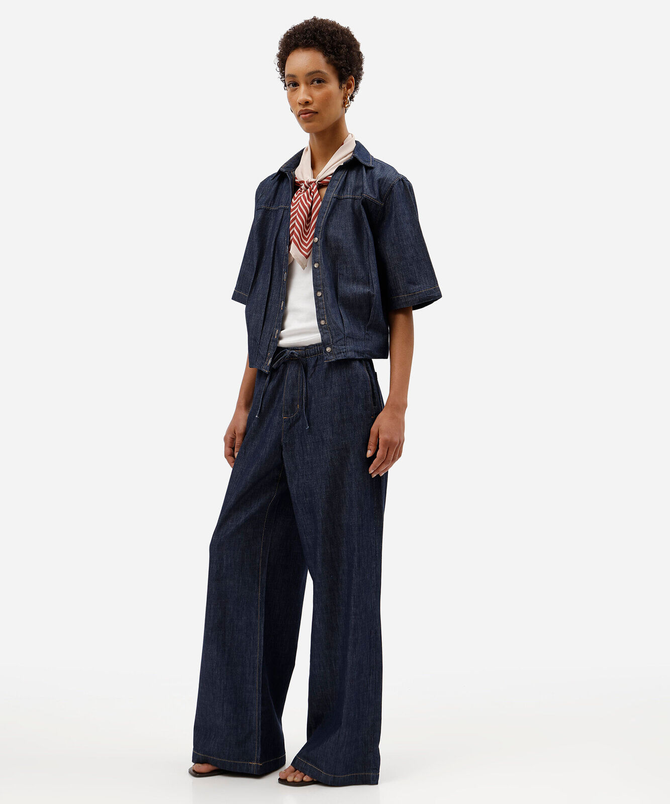 camisa feminina jeans manga curta com pregas azul