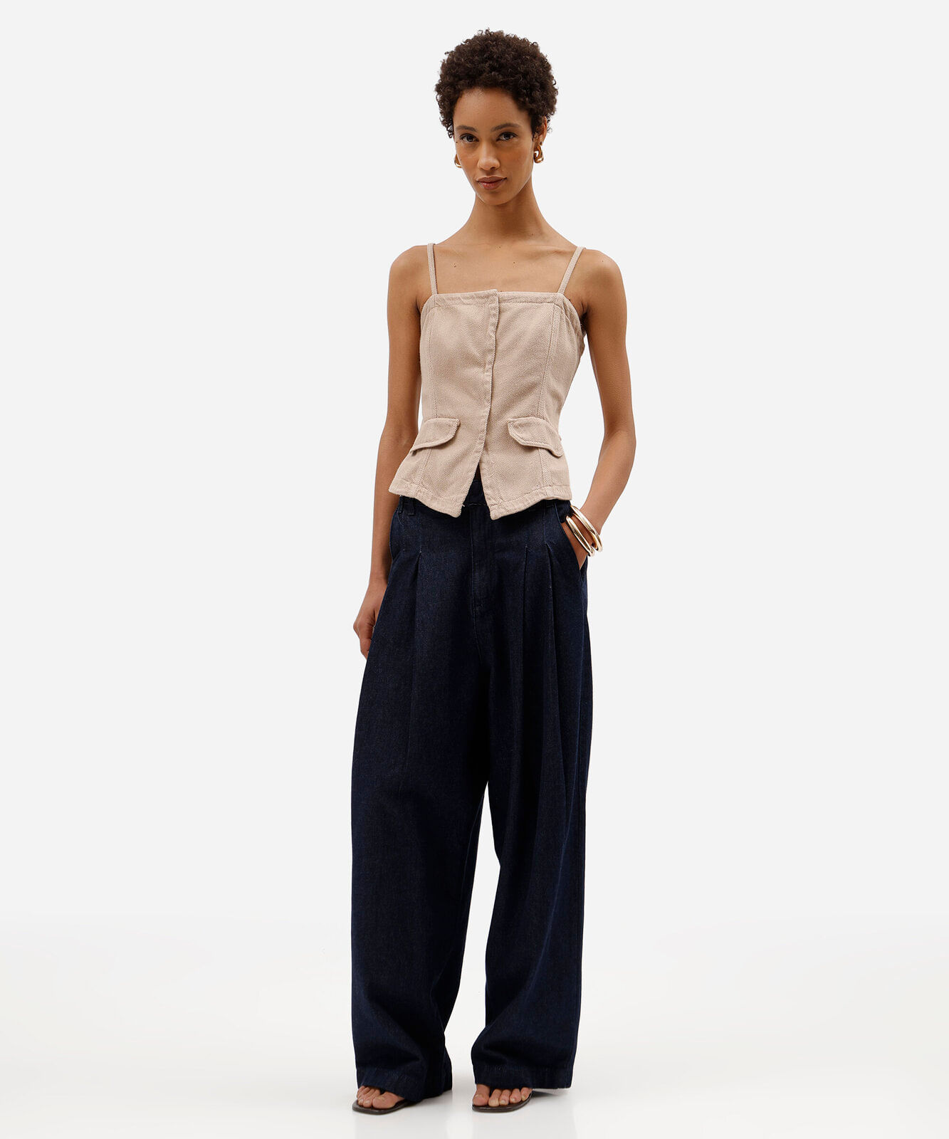 blusa alça fina feminina de sarja texturizada bege