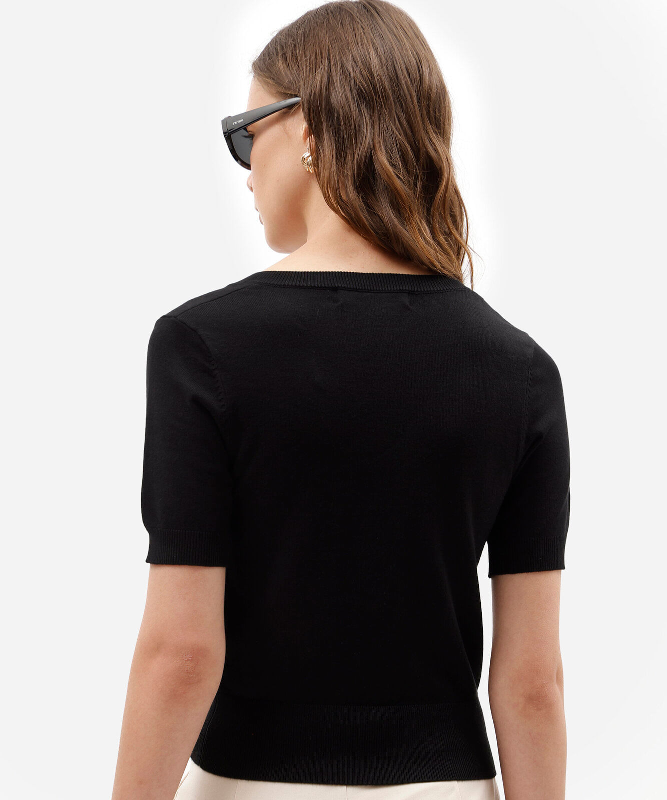 blusa cropped feminina de tricot decote v manga curta preta