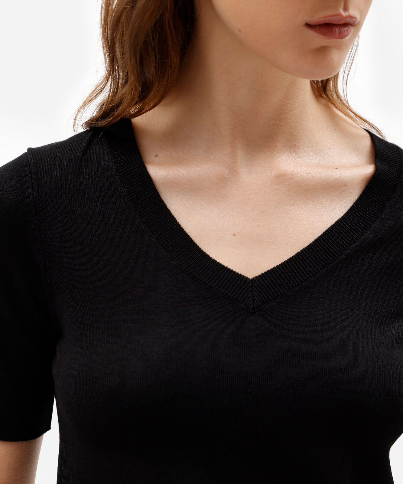 blusa cropped feminina de tricot decote v manga curta preta