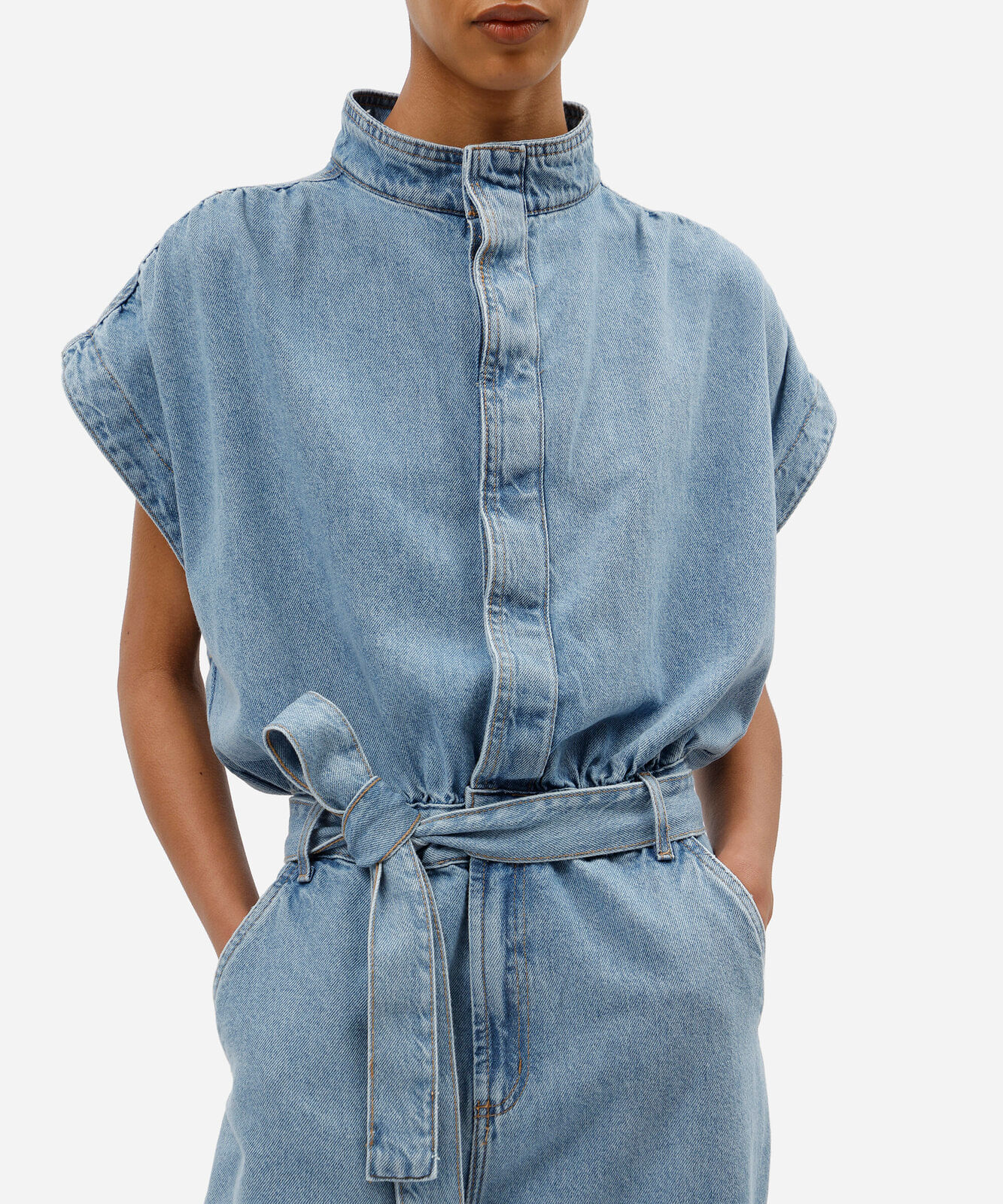 macacão feminino jeans  manga curta azul