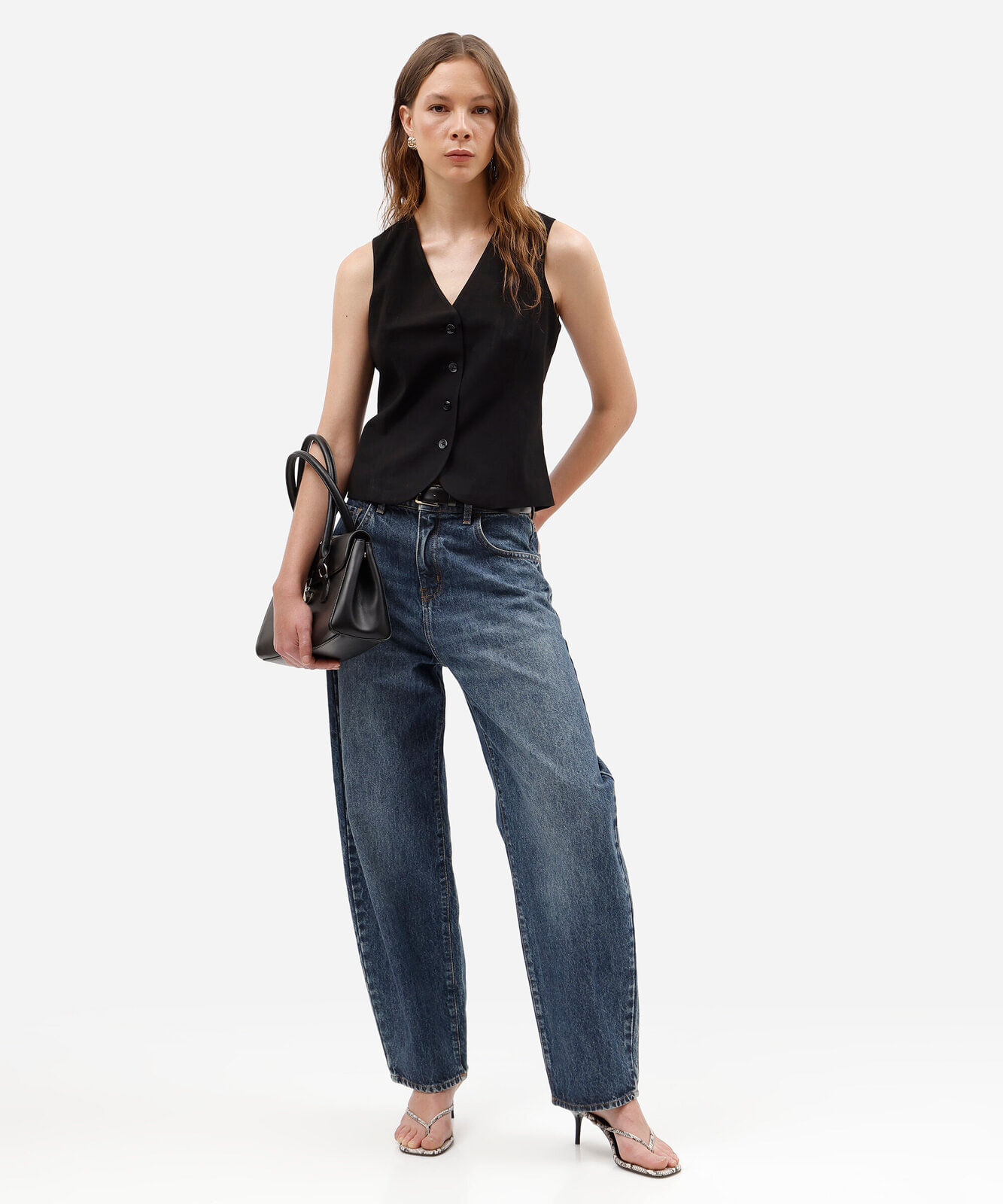 colete de alfaiataria feminino com viscose decote v preto