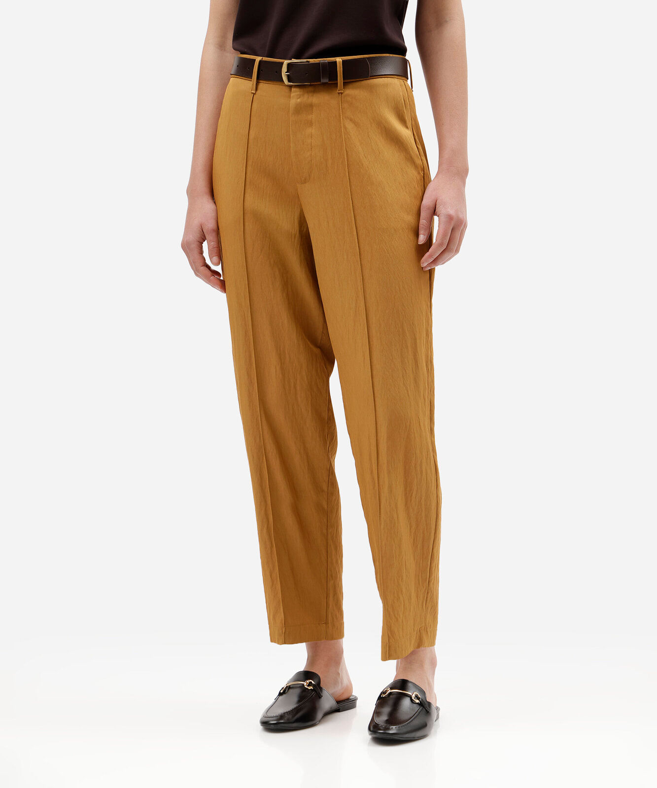 calça barrel de alfaiataria feminina com viscose e cinto amarela