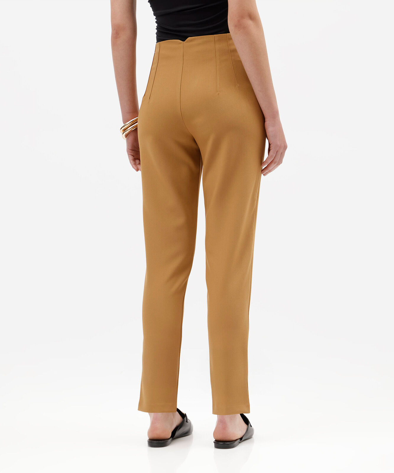calça de alfaiataria reta feminina com pences marrom