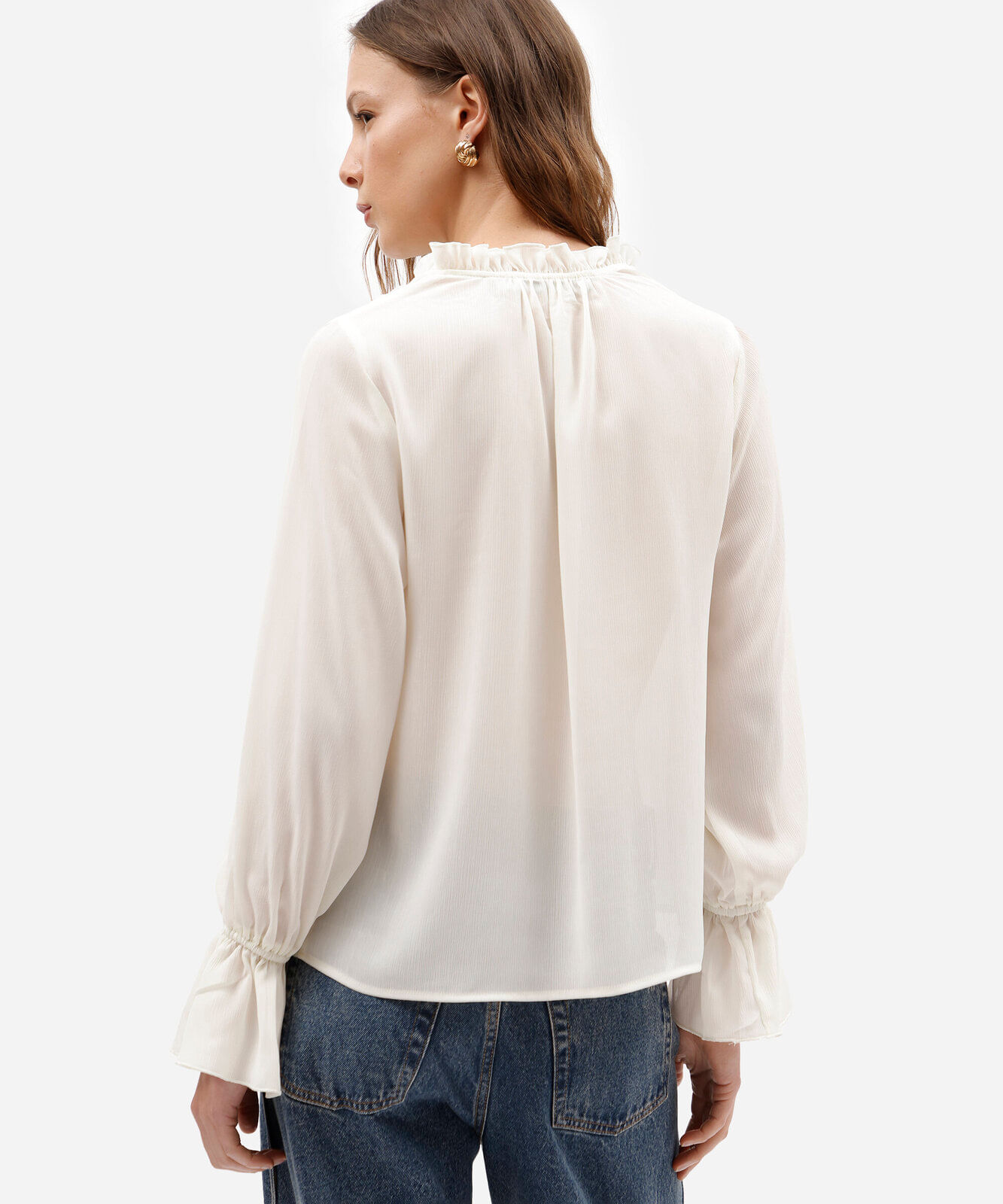 bata feminina com babado texturizada off white