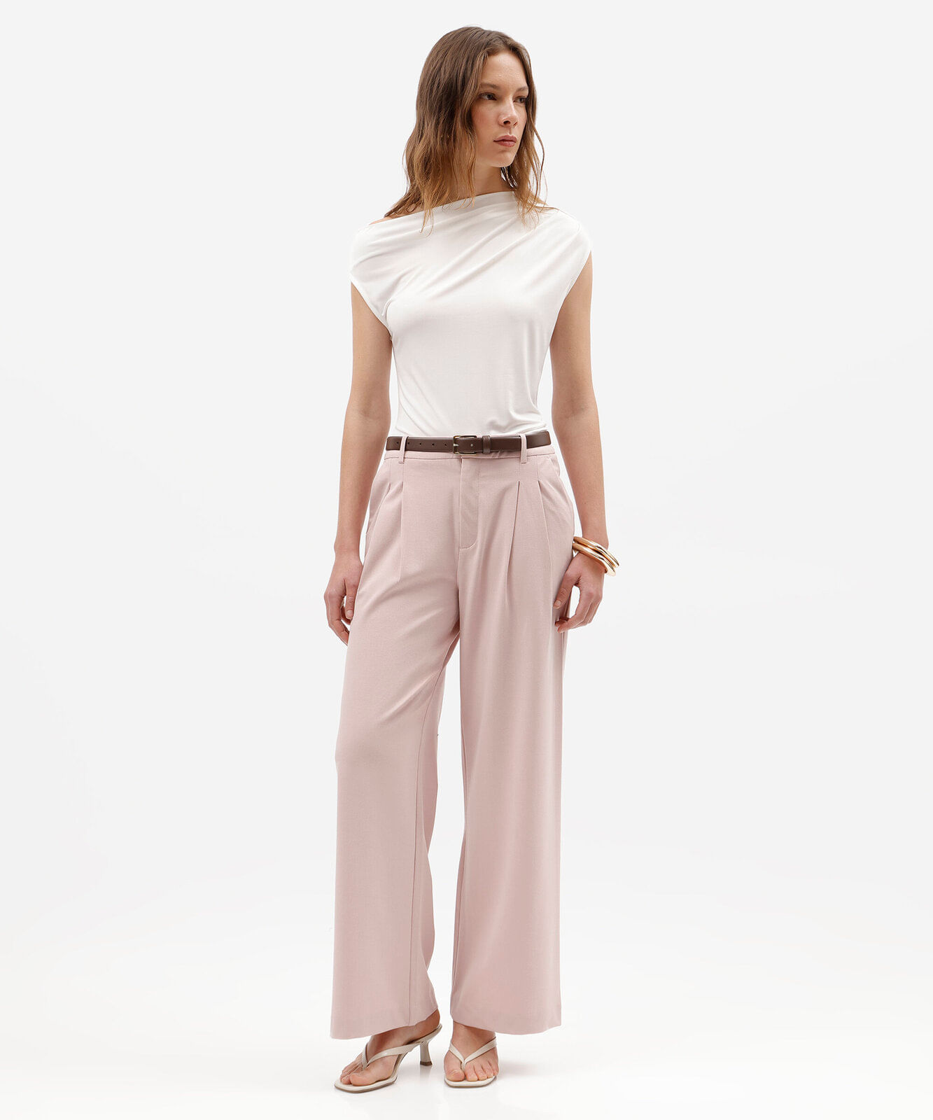 calça de alfaiataria wide leg feminina com pregas rosa