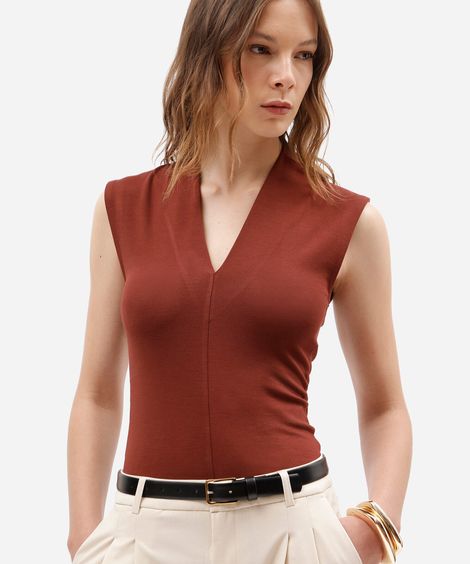 regata feminina com viscose decote v marrom