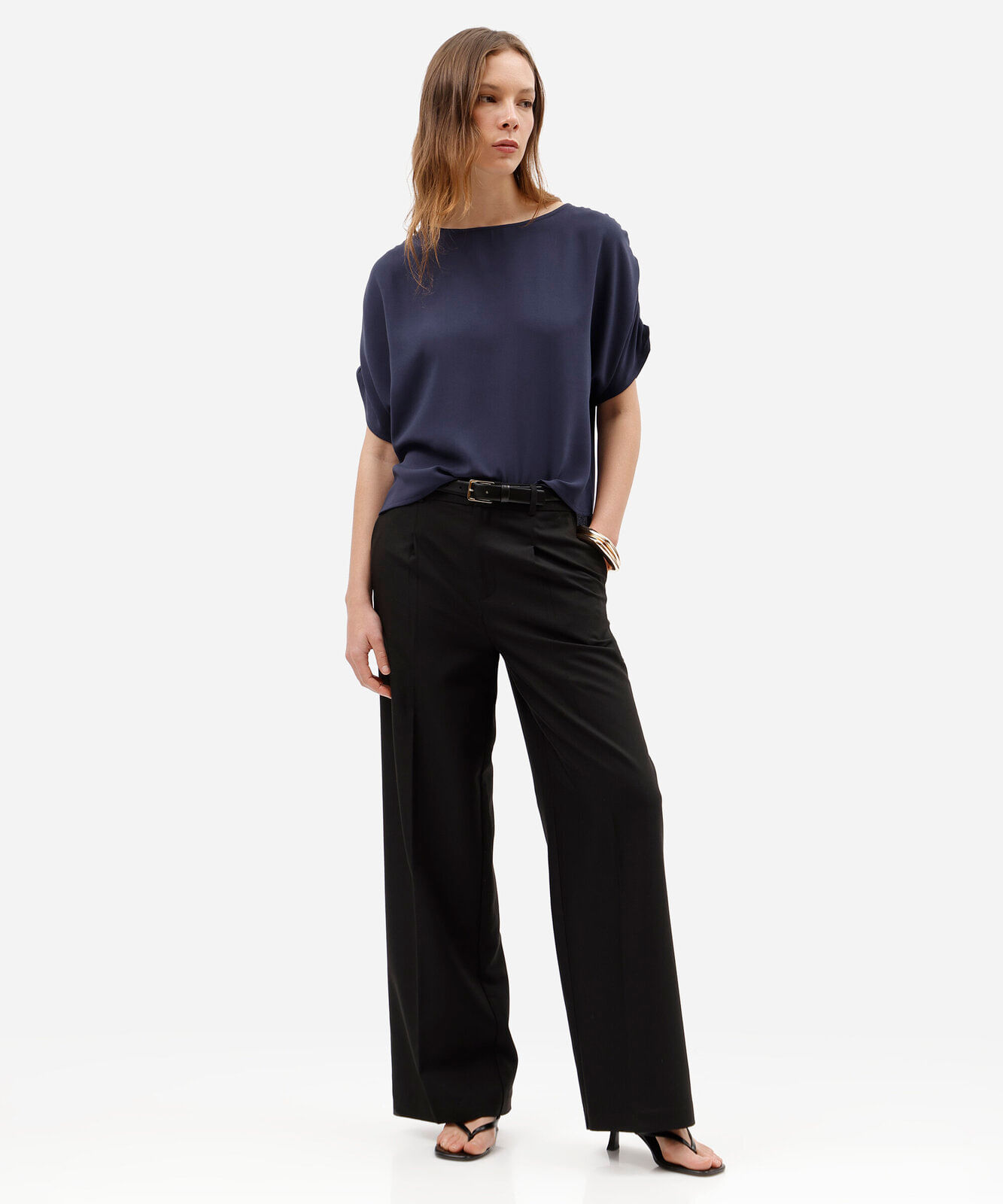 blusa feminina decote cano manga curta franzida azul