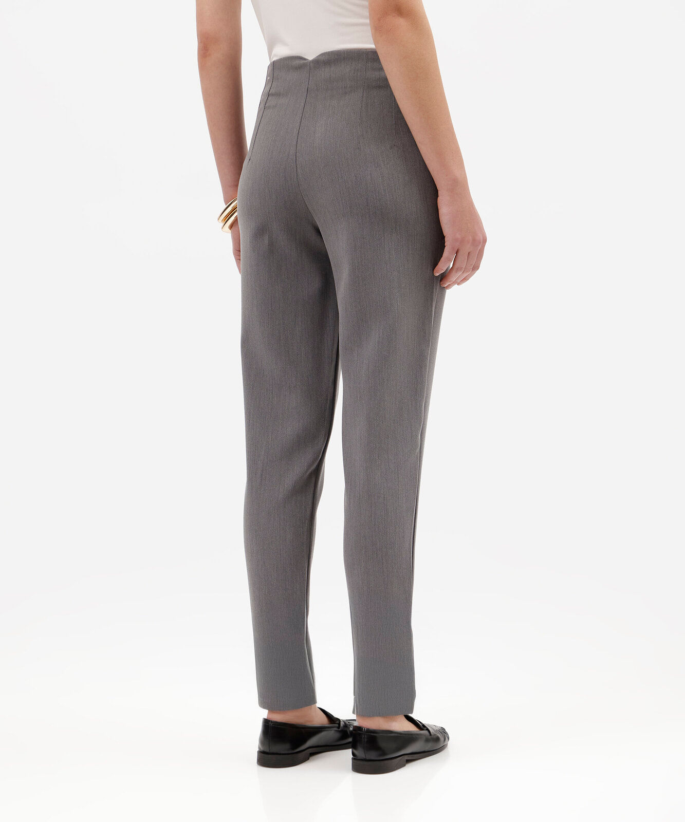 calça de alfaiataria reta feminina com pences cinza