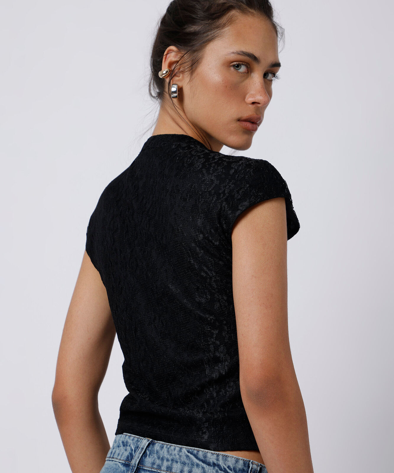 blusa feminina de renda manga curta gola mandarim mindset preta
