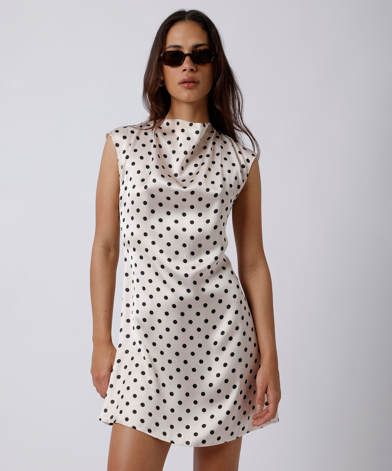 vestido curto feminino acetinado poá mindset off white