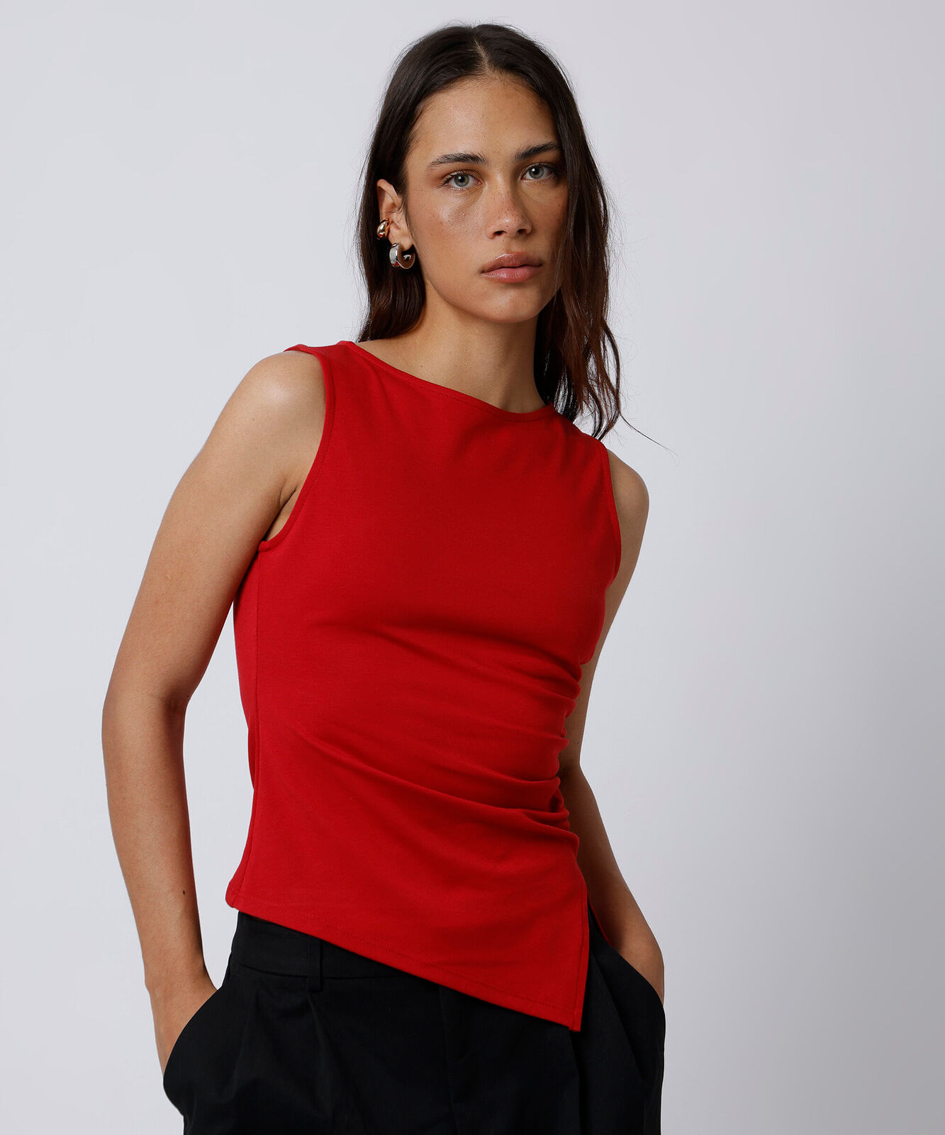 blusa feminina com viscose e fenda franzida mindset vermelha