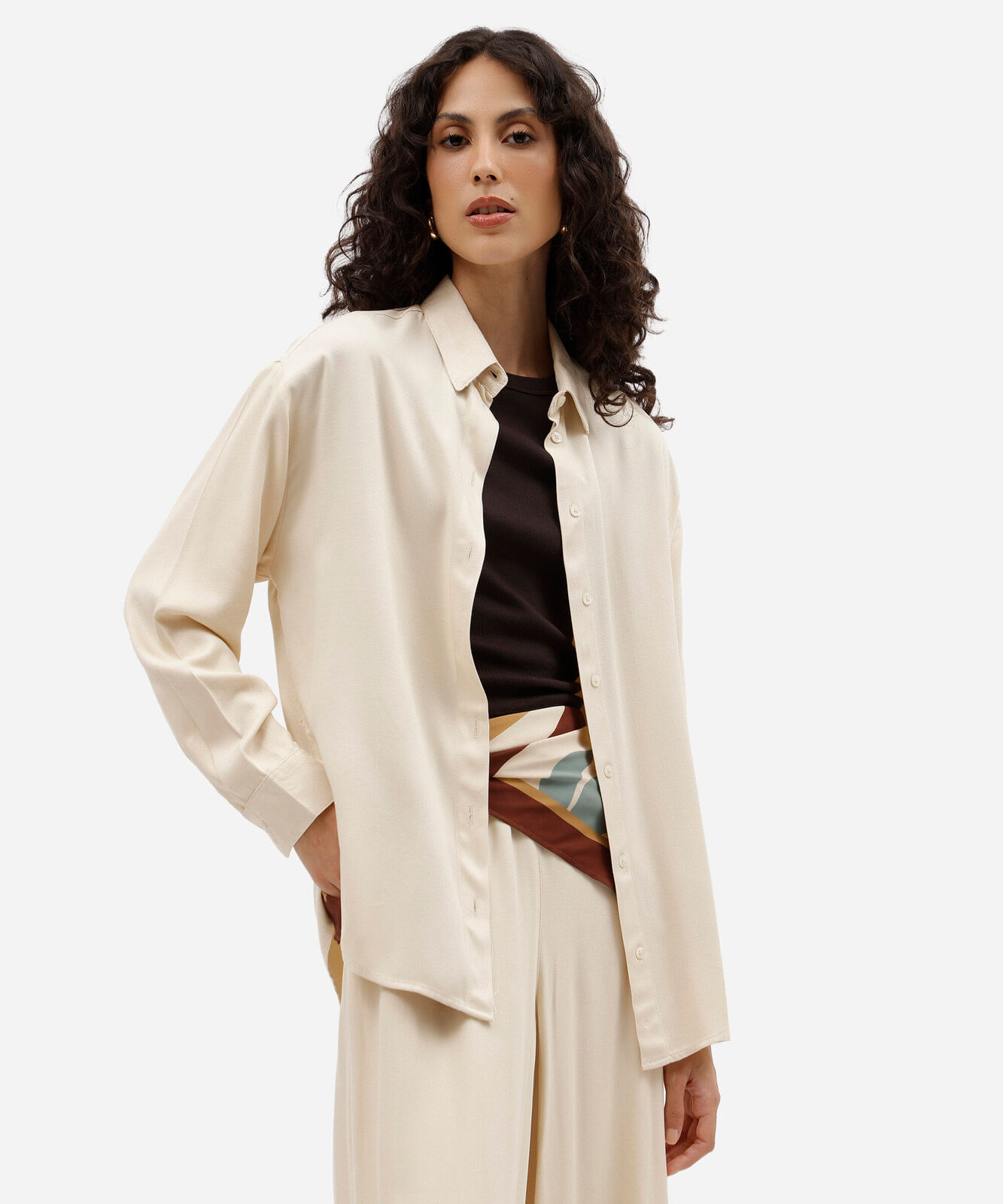 camisa oversized feminina de viscose manga longa bege
