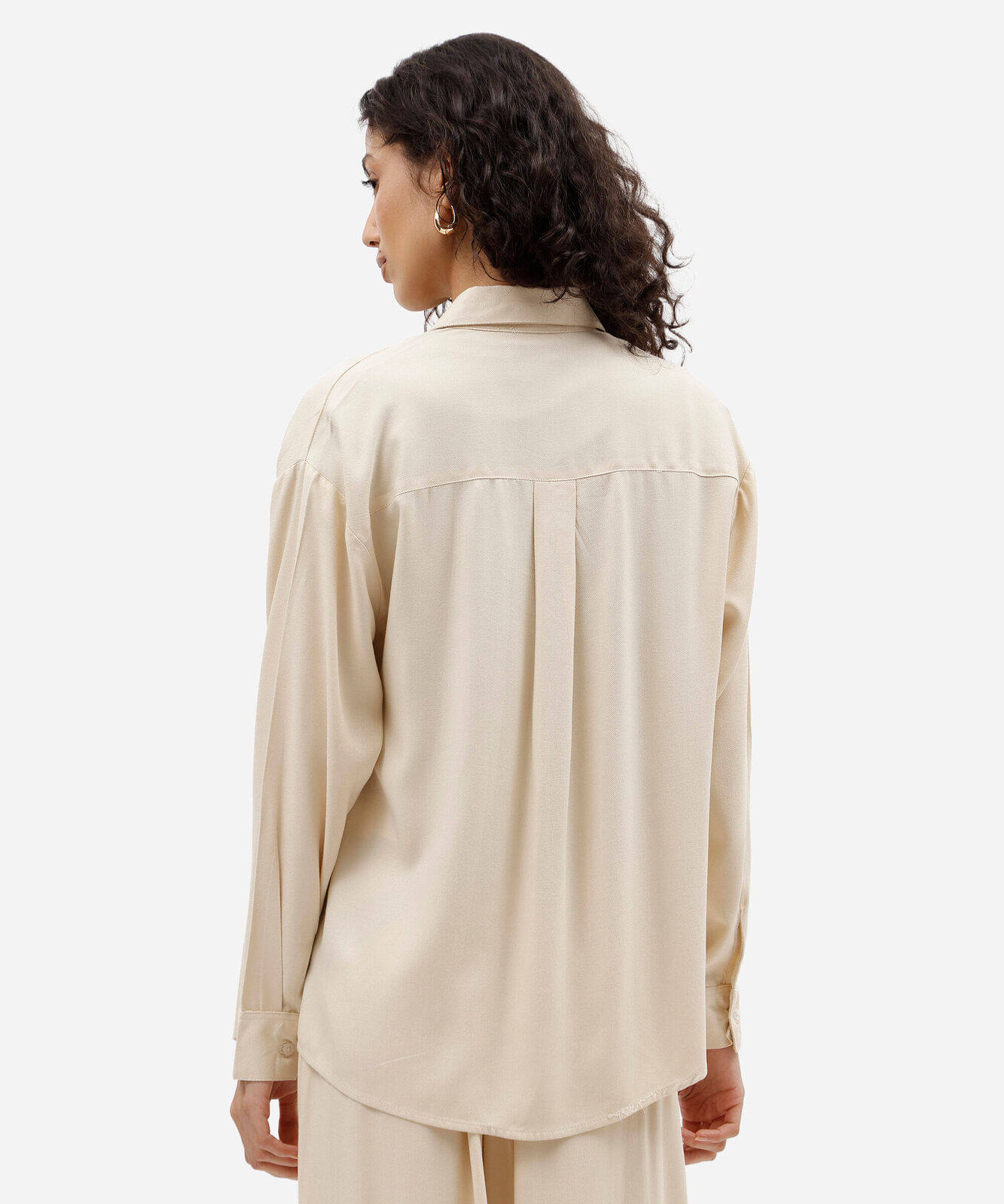 camisa oversized feminina de viscose manga longa bege