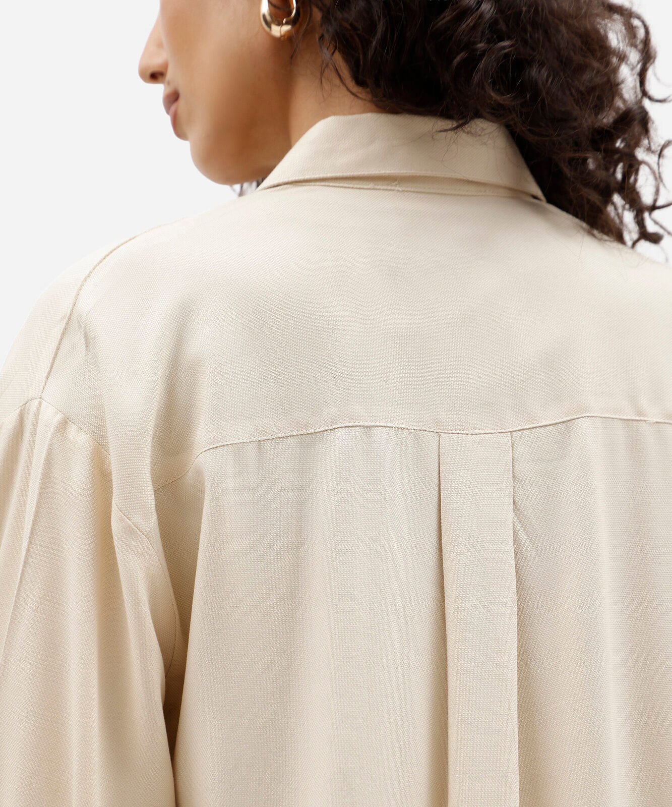 camisa oversized feminina de viscose manga longa bege