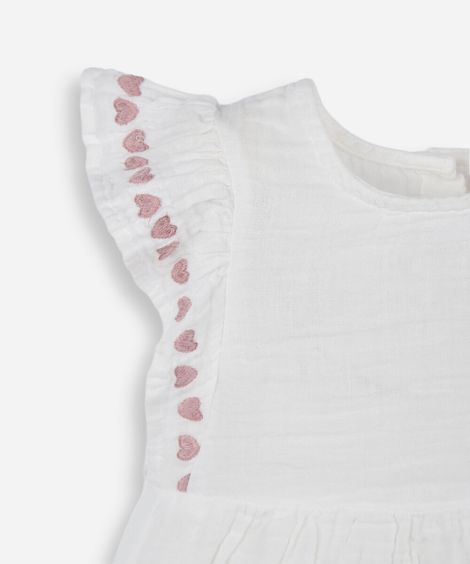 conjunto infantil curto com babados coração rosa