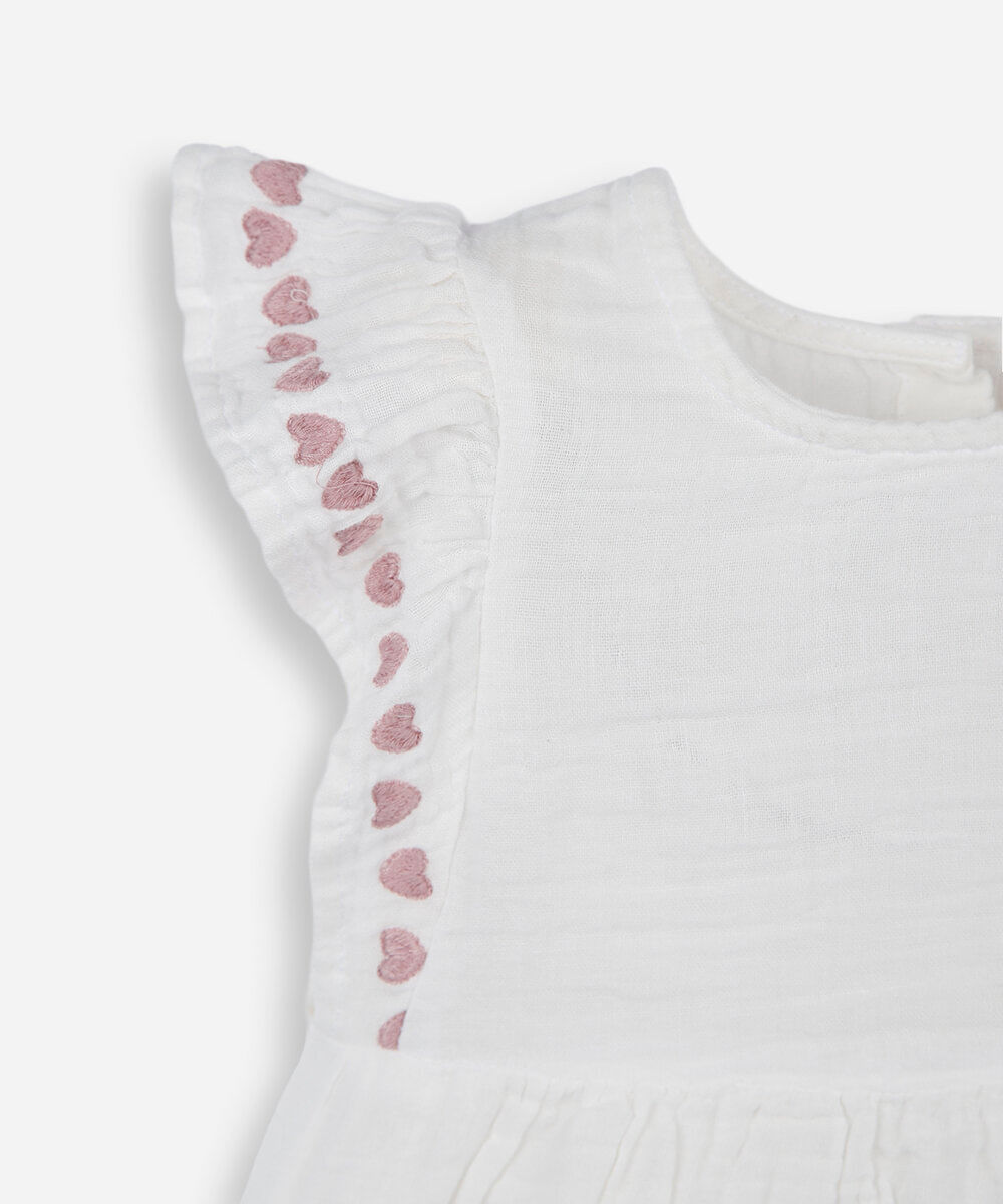 conjunto infantil curto com babados coração rosa
