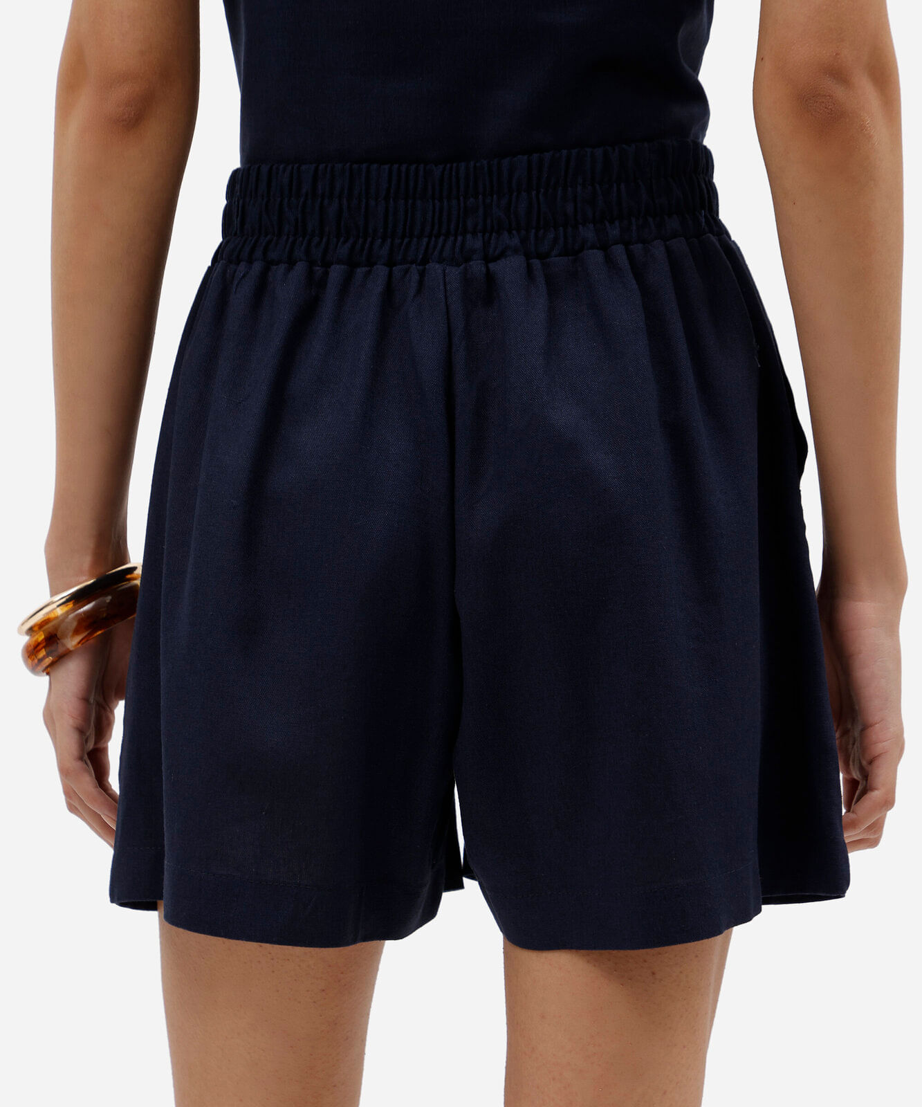 short feminino com linho e pregas cós elástico azul
