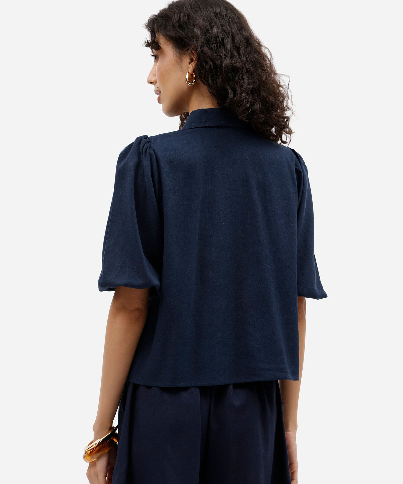camisa feminina com linho manga bufante azul