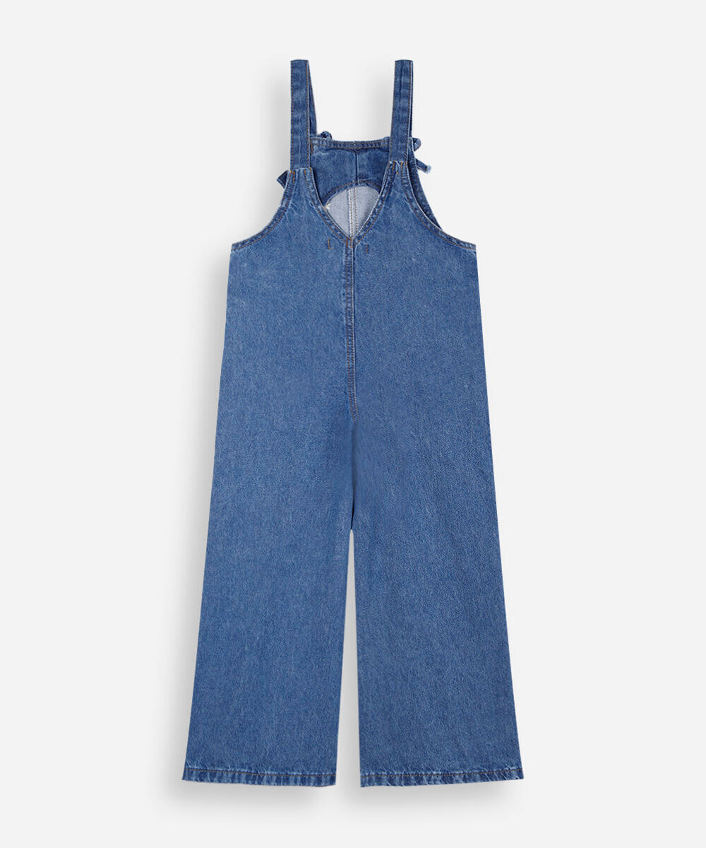 jardineira infantil jeans com bordado floral azul