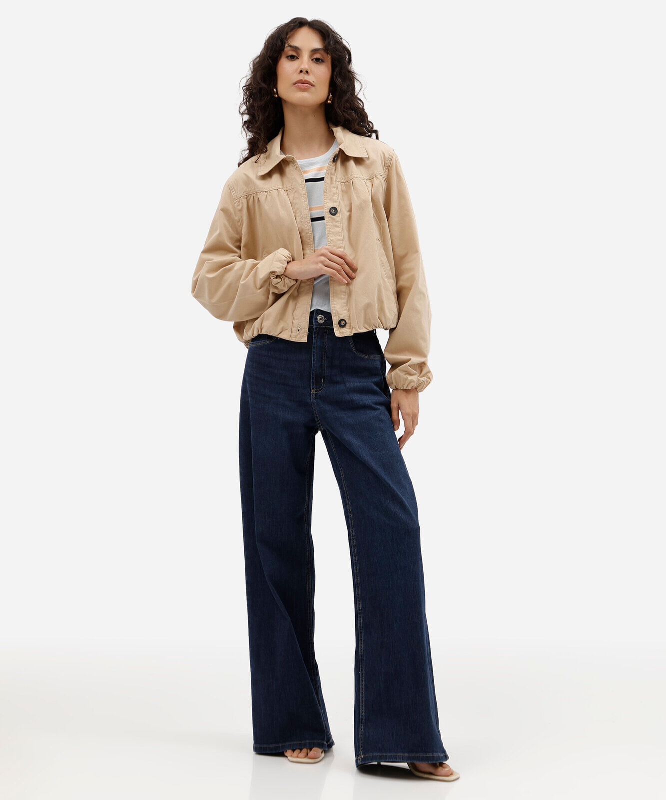 jaqueta cropped balonê feminina de sarja bege